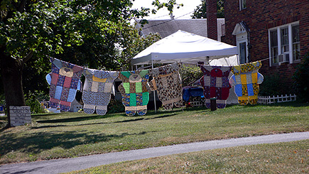 Teddy bear quilts in Chambersburg, PA.  (August, 2006)